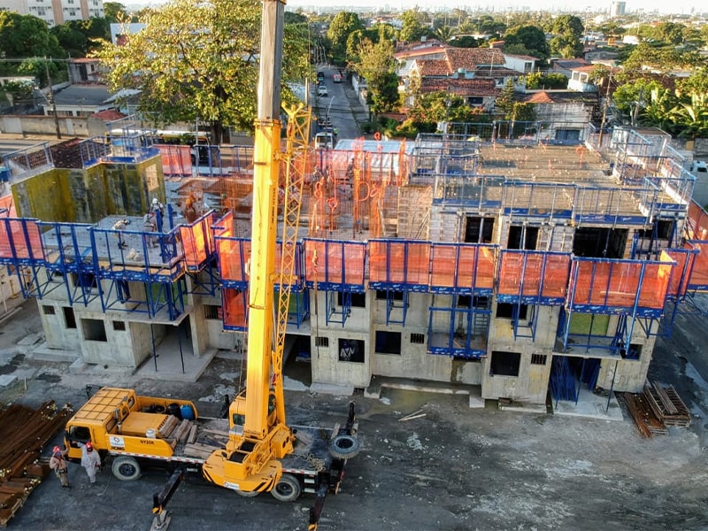 Sistema Trepante da FORSA otimiza construções em altura com agilidade e segurança.