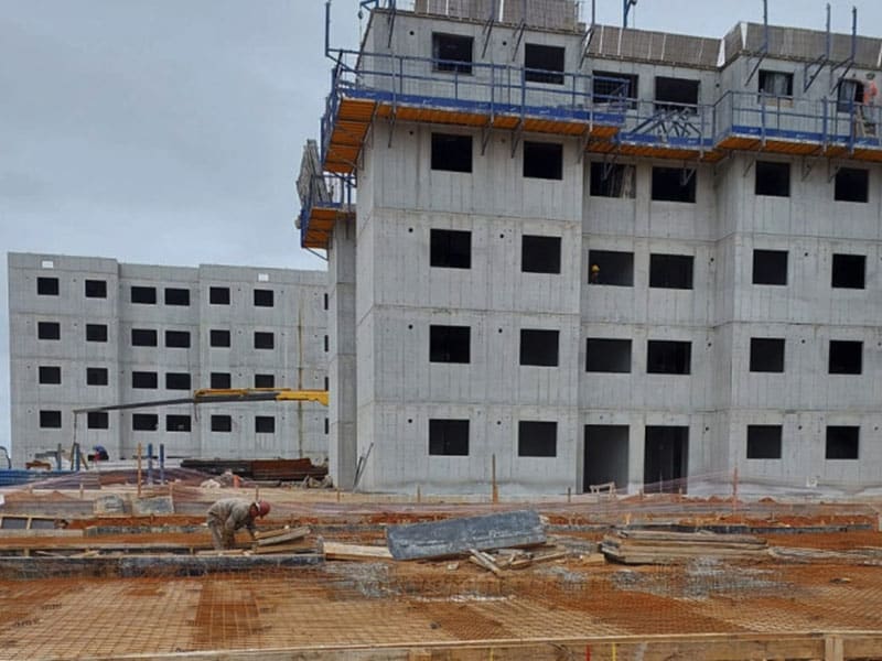 Quais construtoras usam parede de concreto